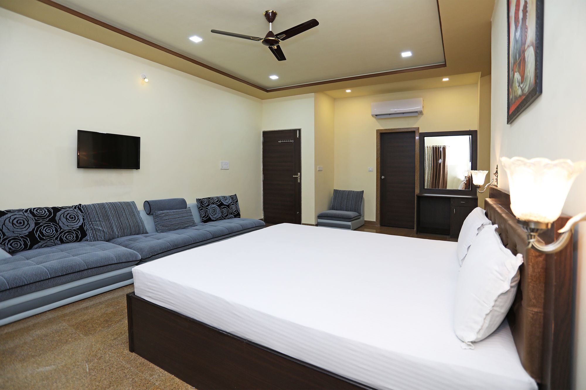 Oyo 9428 Hill View Room Goverdhan Vilas Udaipur Eksteriør bilde