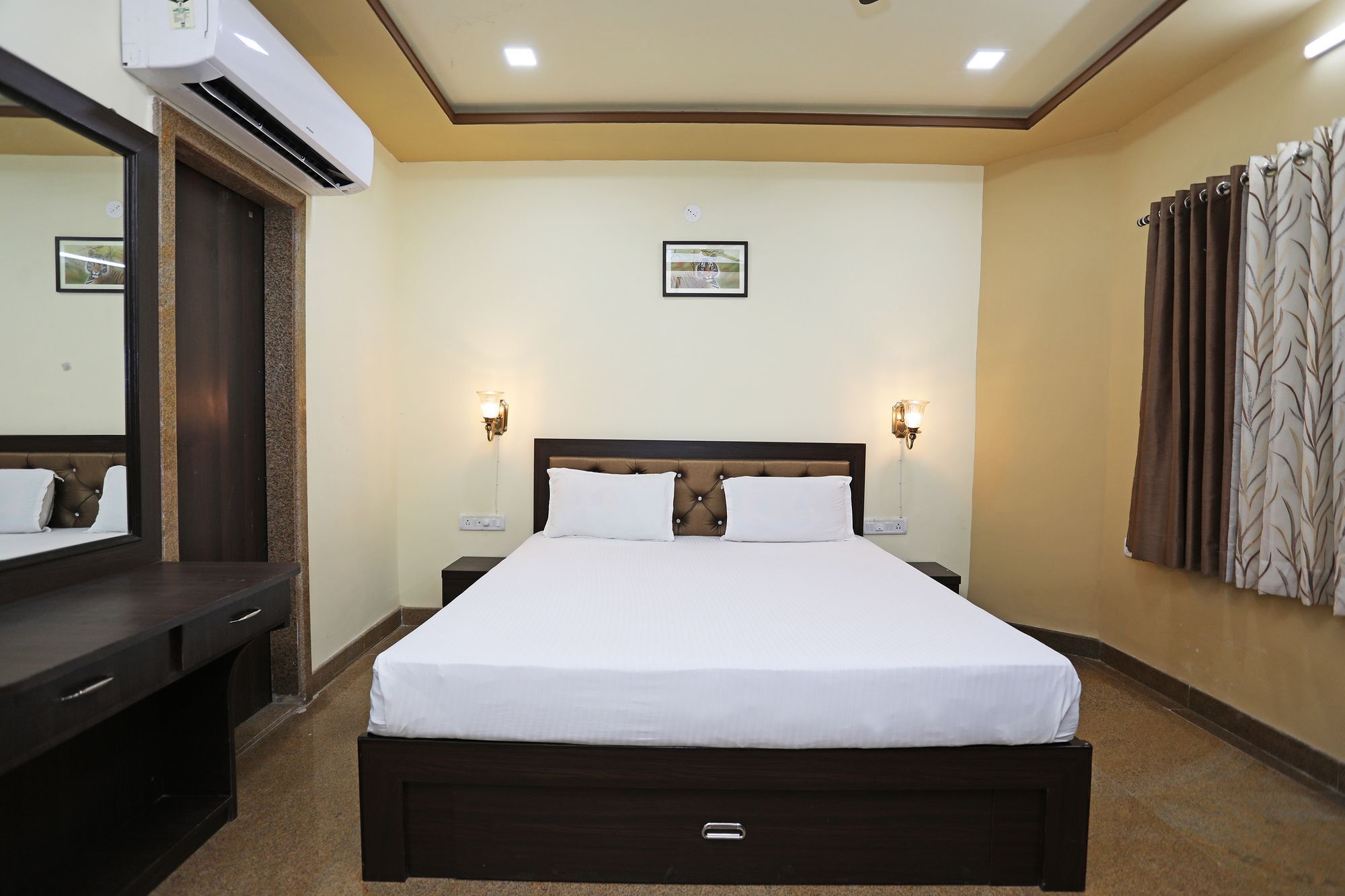 Oyo 9428 Hill View Room Goverdhan Vilas Udaipur Eksteriør bilde